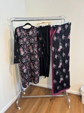 Bareeze inspired embroidered black lawn kameez/trousers with chiffon dupatta 3pc